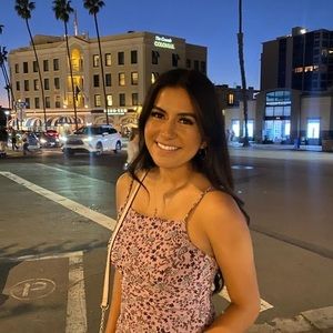 Meet your Posher, Monique d